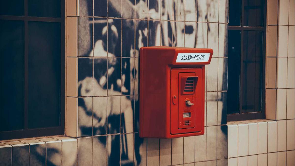 "生活不止眼前的苟且,还有读不懂的诗和到不了的远方"是什么意思