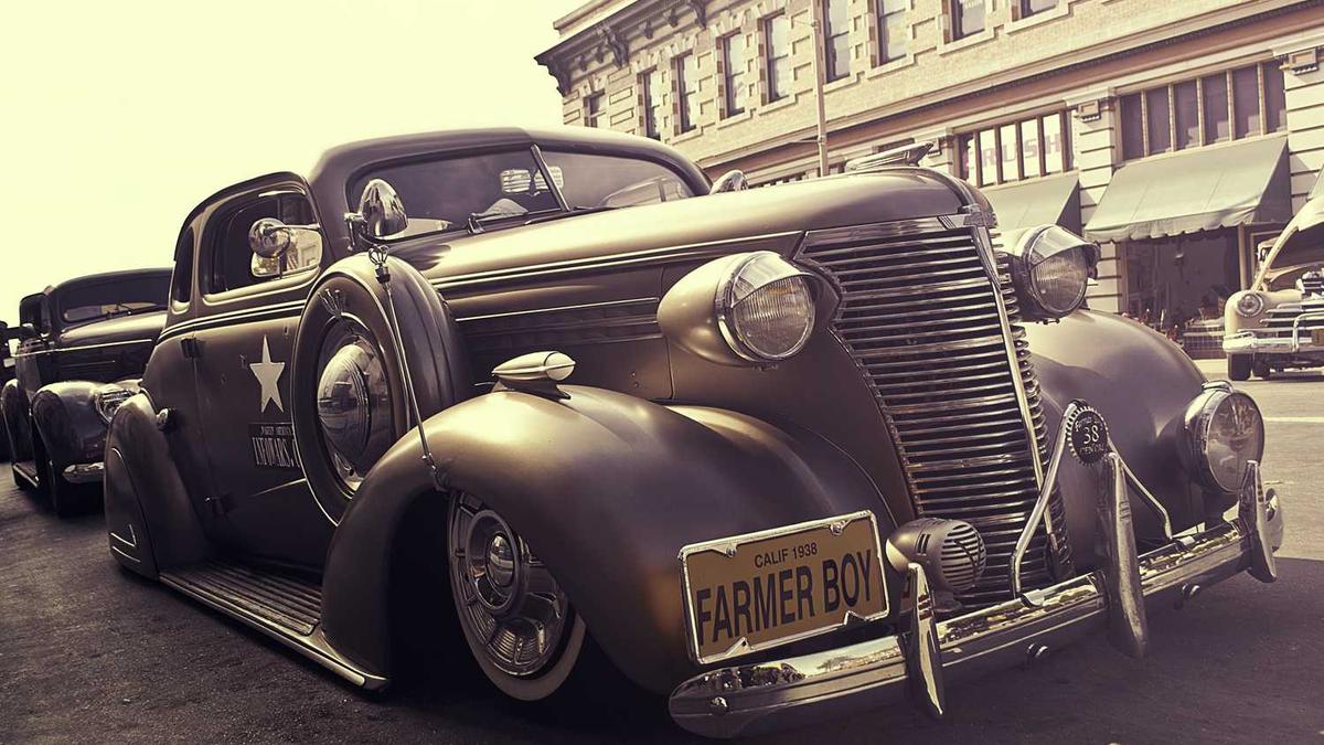 和女生约会吃饭聊什么?