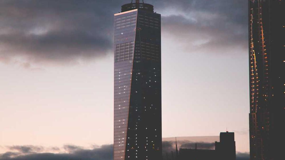 “生活就是自己哄自己,把自己劝明白了,什么都解决了”是什么意思?